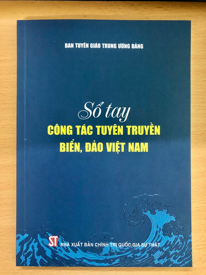 越南海洋与岛屿宣传手册正式出版发行 ảnh 1 越南海洋与岛屿宣传手册正式出版发行 ảnh 1