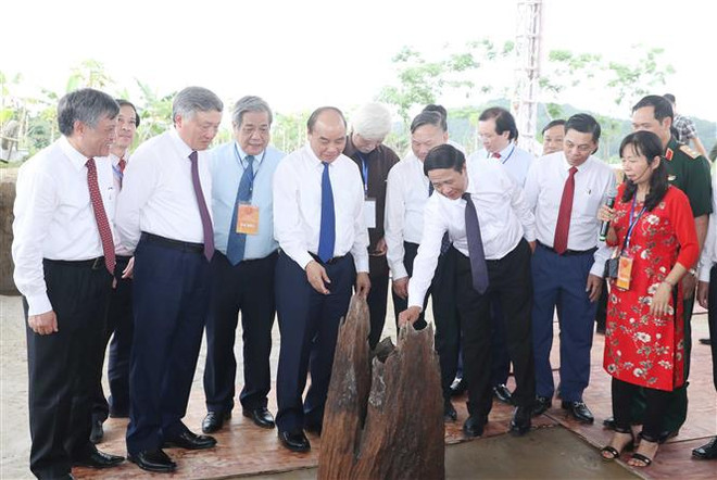 越南政府总理阮春福出席海防市高跪木桩基地保护区项目动工仪式 ảnh 2 越南政府总理阮春福出席海防市高跪木桩基地保护区项目动工仪式 ảnh 2
