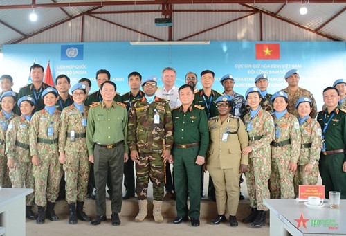 越南维和力量被授予为联合国维和事业勋章 ảnh 2