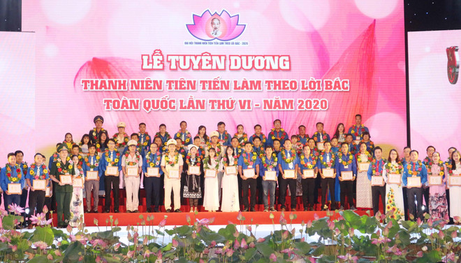 2020年第四届全国践行胡伯伯教诲先进青年表彰大会在乂安省举行 ảnh 1 2020年第四届全国践行胡伯伯教诲先进青年表彰大会在乂安省举行 ảnh 1