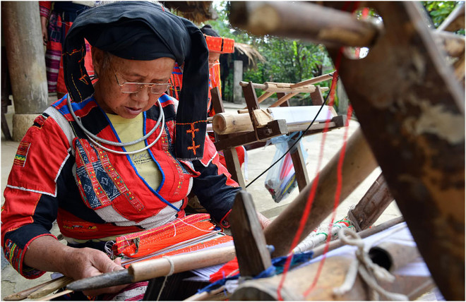 北江省陆山乡大力开展少数民族帮扶工作 ảnh 2