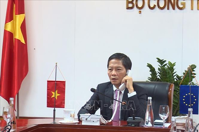 工贸部部长陈俊英与欧盟贸易高级官员就EVFTA生效日期达成一致 ảnh 1 工贸部部长陈俊英与欧盟贸易高级官员就EVFTA生效日期达成一致 ảnh 1