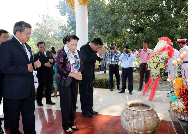 越南国会主席阮氏金银会见万象省委书记兼省长康潘·西提丹帕 ảnh 2 越南国会主席阮氏金银会见万象省委书记兼省长康潘·西提丹帕 ảnh 2