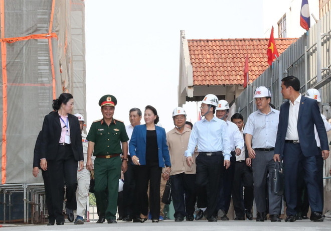 越南国会主席阮氏金银到老挝国会大厦施工现场视察督导 ảnh 2 越南国会主席阮氏金银到老挝国会大厦施工现场视察督导 ảnh 2