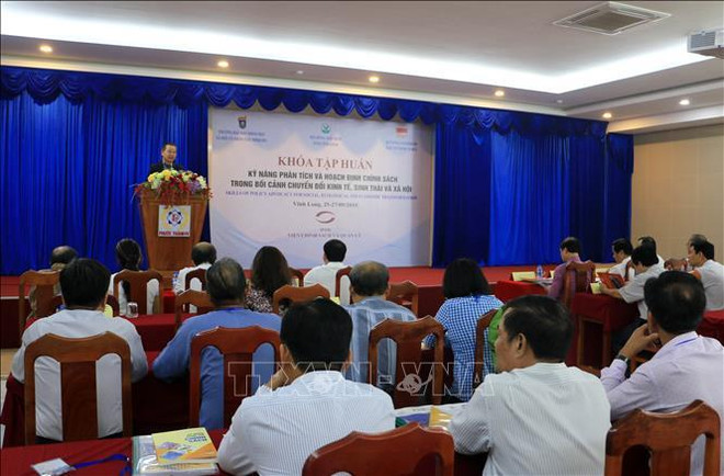 永隆省提高人民议会代表的政策分析和策划技能 ảnh 1 永隆省提高人民议会代表的政策分析和策划技能 ảnh 1