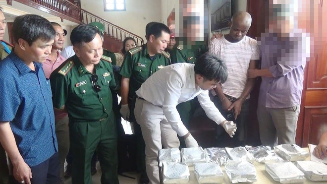 越南公安单位破获一起跨境贩毒案 缴获14.7公斤冰毒 ảnh 2 越南公安单位破获一起跨境贩毒案 缴获14.7公斤冰毒 ảnh 2