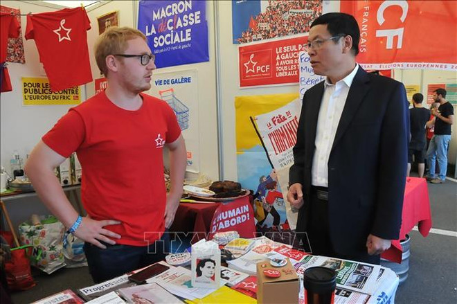 越南参加比利时工人党“团结计划”节 ảnh 1 越南参加比利时工人党“团结计划”节 ảnh 1