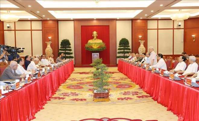 原党和国家领导人向2011版纲领实施10年总结报告草案和政治报告草案提出意见 ảnh 1