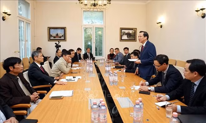 越南代表团赴德国了解双元制职业教育模式 ảnh 2 越南代表团赴德国了解双元制职业教育模式 ảnh 2