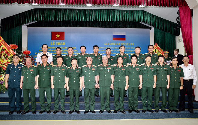 越南国防部副部长阮志咏荣获俄罗斯友谊勋章 ảnh 2 越南国防部副部长阮志咏荣获俄罗斯友谊勋章 ảnh 2