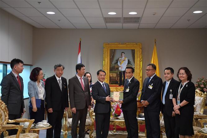 越南祖国阵线中央委员会代表团对泰国进行工作访问 ảnh 2 越南祖国阵线中央委员会代表团对泰国进行工作访问 ảnh 2