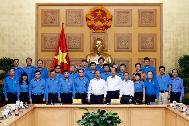 阮春福出席政府与劳动总联合会协调工作会议 ảnh 2 阮春福出席政府与劳动总联合会协调工作会议 ảnh 2