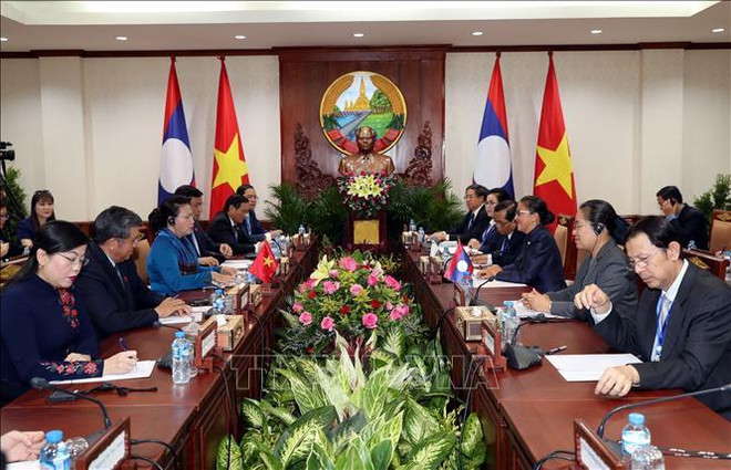 越南国会主席阮氏金银同老挝国会主席巴妮举行会谈 ảnh 1 越南国会主席阮氏金银同老挝国会主席巴妮举行会谈 ảnh 1