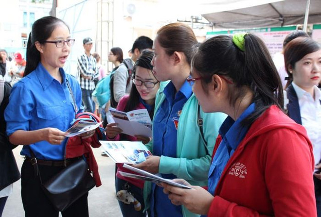 南部地区重点经济区各省市劳动力招聘需求增高 ảnh 1