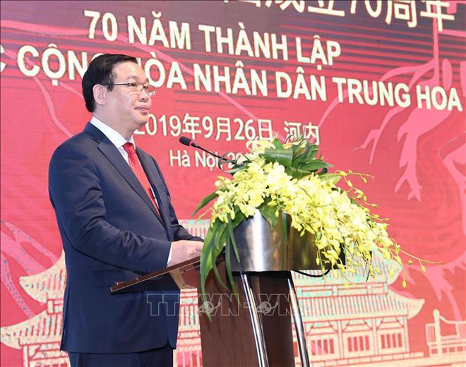中国驻越大使馆举行招待会庆祝中国建国70周年 ảnh 1 中国驻越大使馆举行招待会庆祝中国建国70周年 ảnh 1