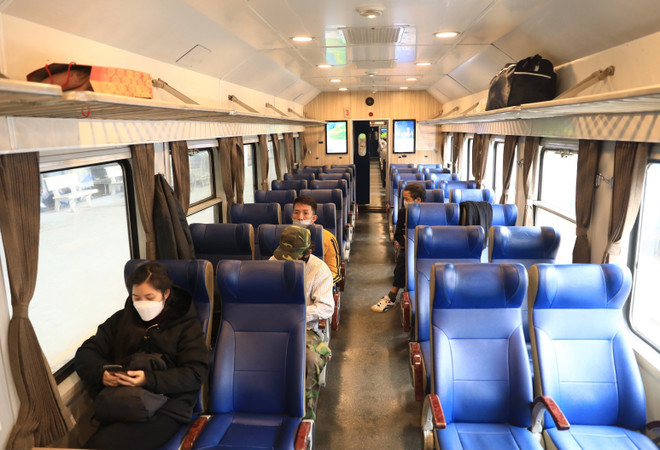 铁路部门实施车票优惠 为春节后返校上学的大学生提供援助 ảnh 3