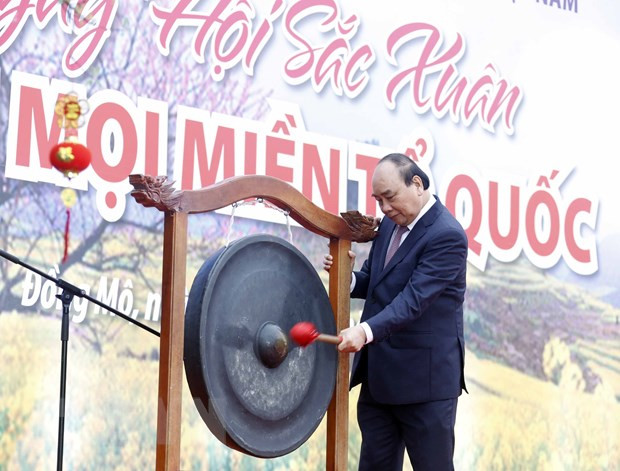 越南国家主席阮春福出席“祖国各地春色”文化活动 ảnh 1