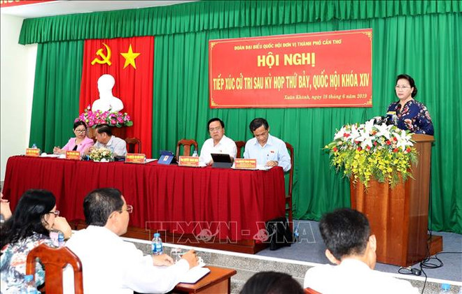 国会主席阮氏金银在芹苴市宁桥郡开展选民接待活动 ảnh 1 国会主席阮氏金银在芹苴市宁桥郡开展选民接待活动 ảnh 1