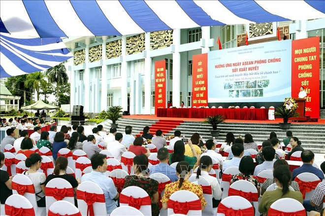 河内市积极响应东盟预防登革热病日 ảnh 1 河内市积极响应东盟预防登革热病日 ảnh 1