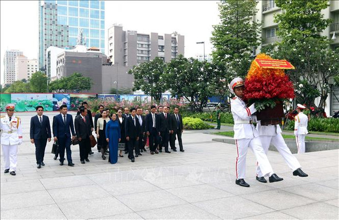 胡志明市与老挝万象加强党建工作合作 ảnh 2