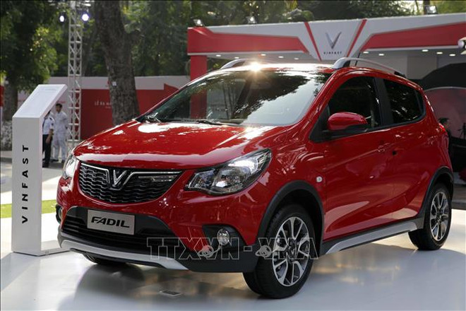 越南汽车制造商VinFast 向客户移交首批650辆Fadil牌汽车 ảnh 1
