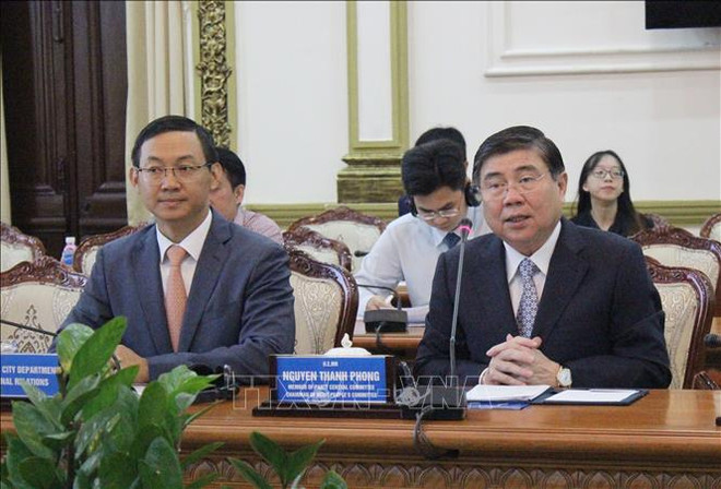 胡志明市人民委员会主席会见欧盟各国驻越大使 ảnh 2 胡志明市人民委员会主席会见欧盟各国驻越大使 ảnh 2
