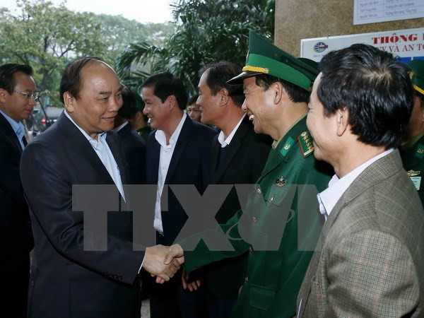 阮春福莅临岘港市走访慰问岘港港干部人员 ảnh 1 阮春福莅临岘港市走访慰问岘港港干部人员 ảnh 1