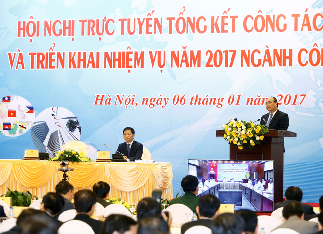 政府总理阮春福出席2017年工商部工作任务部署视频会议 ảnh 1 政府总理阮春福出席2017年工商部工作任务部署视频会议 ảnh 1