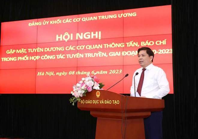 发挥新闻媒体机构在捍卫党的思想根基中的核心作用 ảnh 1 发挥新闻媒体机构在捍卫党的思想根基中的核心作用 ảnh 1