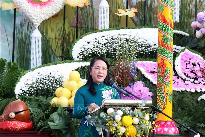 上千人参加胡志明市佛历2567年佛诞节庆祝活动 ảnh 3 上千人参加胡志明市佛历2567年佛诞节庆祝活动 ảnh 3