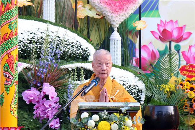 上千人参加胡志明市佛历2567年佛诞节庆祝活动 ảnh 2 上千人参加胡志明市佛历2567年佛诞节庆祝活动 ảnh 2