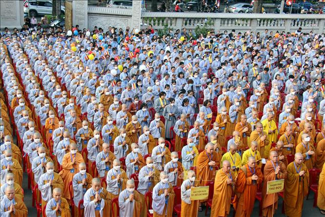 上千人参加胡志明市佛历2567年佛诞节庆祝活动 ảnh 1 上千人参加胡志明市佛历2567年佛诞节庆祝活动 ảnh 1