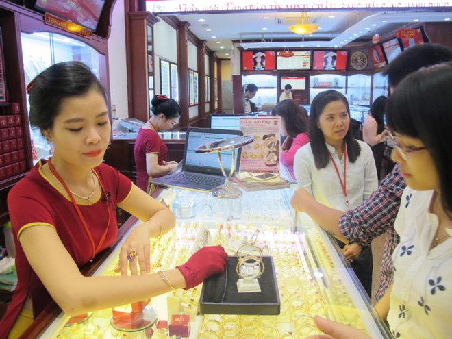 6月8日上午越南国内黄金卖出价下降15万越盾 ảnh 1