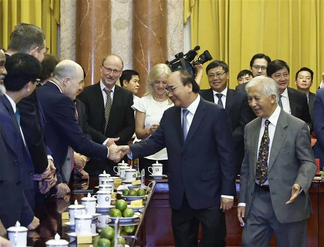 越南国家主席阮春福会见国际著名科学家 ảnh 1 越南国家主席阮春福会见国际著名科学家 ảnh 1