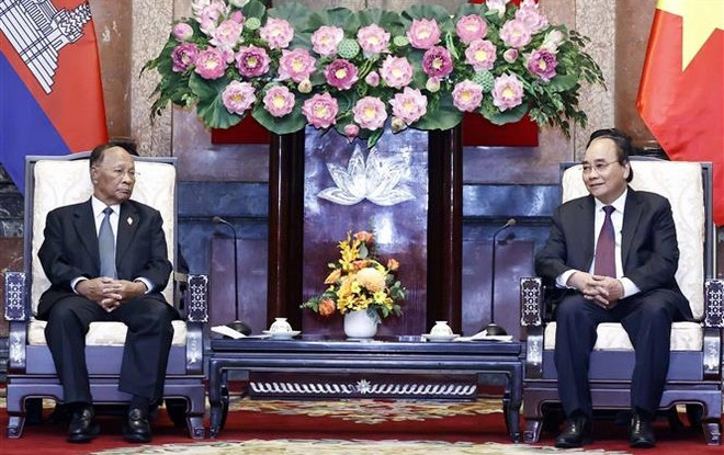 国家主席阮春福会见柬埔寨国会主席韩桑林 ảnh 1 国家主席阮春福会见柬埔寨国会主席韩桑林 ảnh 1