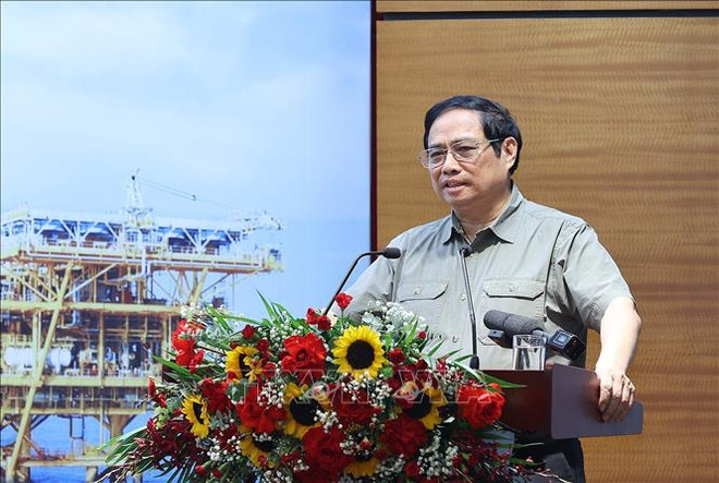 政府总理范明政:石油集团需确保建设和捍卫国家事业的能源稳定供应 ảnh 1 政府总理范明政:石油集团需确保建设和捍卫国家事业的能源稳定供应 ảnh 1