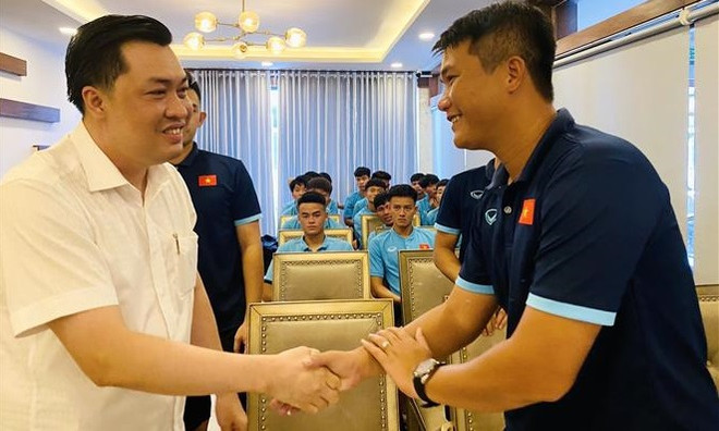 越南U20球队启程前往印尼参加2023年亚足联U20亚洲杯预选赛 ảnh 1 越南U20球队启程前往印尼参加2023年亚足联U20亚洲杯预选赛 ảnh 1