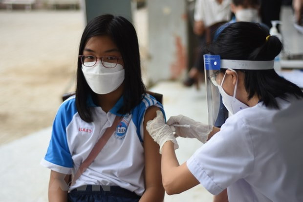 9月13日越南新增新冠肺炎确诊病例3300多例 新增治愈病例11167例 ảnh 1