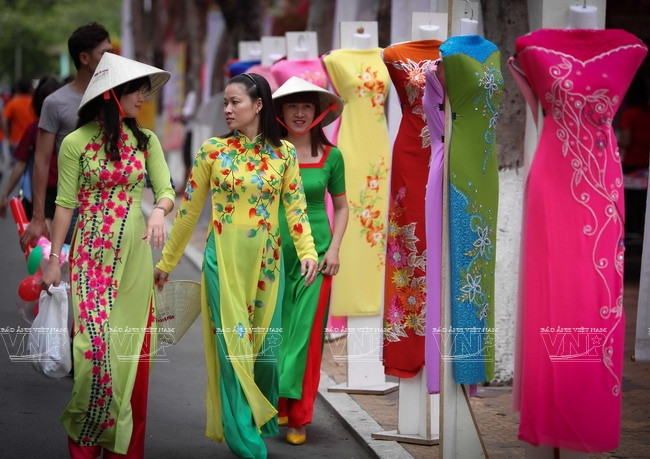 别开生面长衫节 ảnh 5 别开生面长衫节 ảnh 5