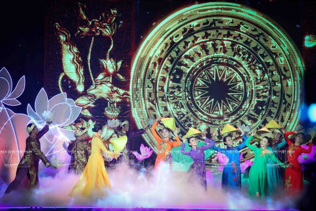 别开生面长衫节 ảnh 13 别开生面长衫节 ảnh 13