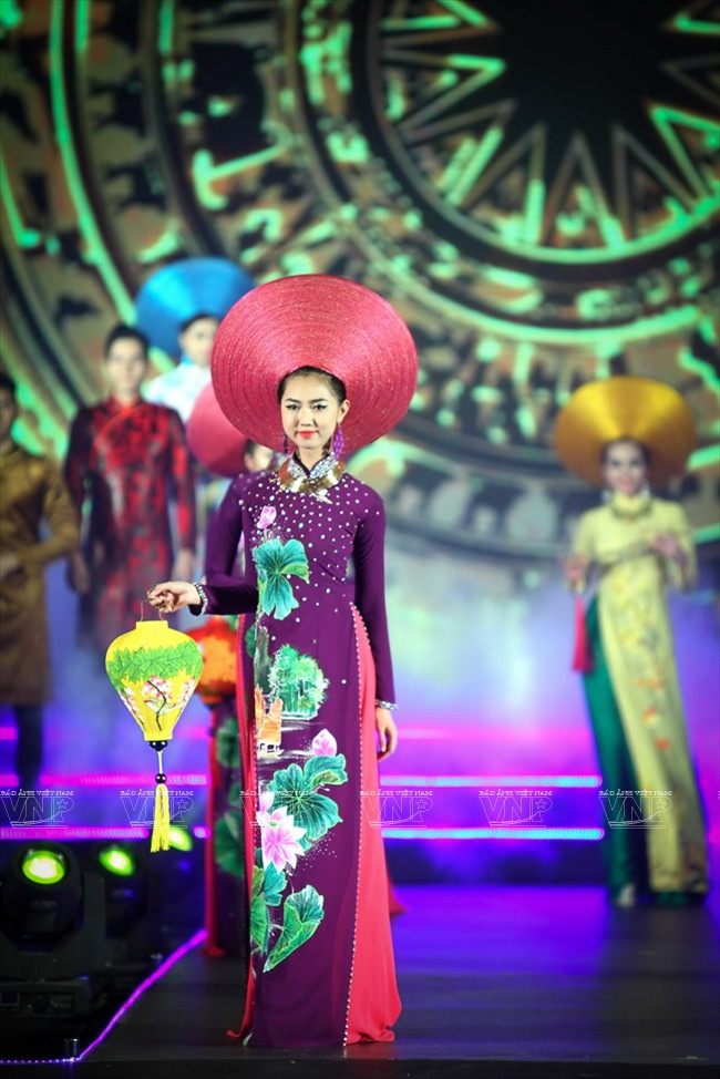 别开生面长衫节 ảnh 8 别开生面长衫节 ảnh 8