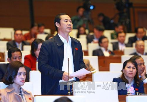 第十三届国会十一次会议:代表们高度评价国家主席和政府总理及司法机构的工作结果 ảnh 1 第十三届国会十一次会议:代表们高度评价国家主席和政府总理及司法机构的工作结果 ảnh 1