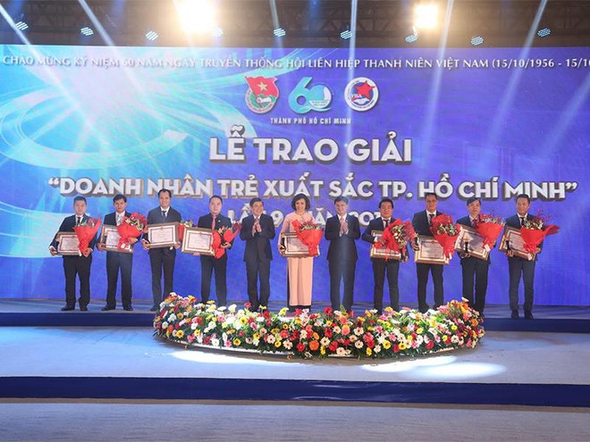 越南胡志明市优秀年轻企业家奖颁奖仪式隆重举行 ảnh 1 越南胡志明市优秀年轻企业家奖颁奖仪式隆重举行 ảnh 1