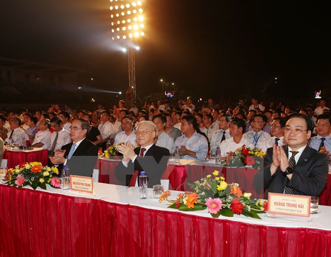 阮富仲仲总书记出席河内市东英县建县140周年纪念仪式 ảnh 1 阮富仲仲总书记出席河内市东英县建县140周年纪念仪式 ảnh 1