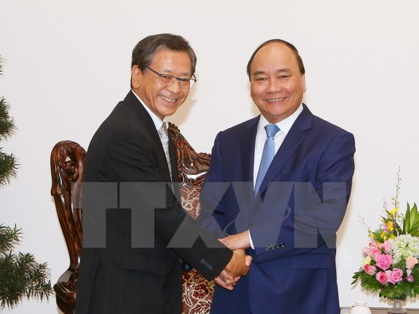 越南政府总理阮春福会见日本驻越南大使大岛浩 ảnh 1 越南政府总理阮春福会见日本驻越南大使大岛浩 ảnh 1
