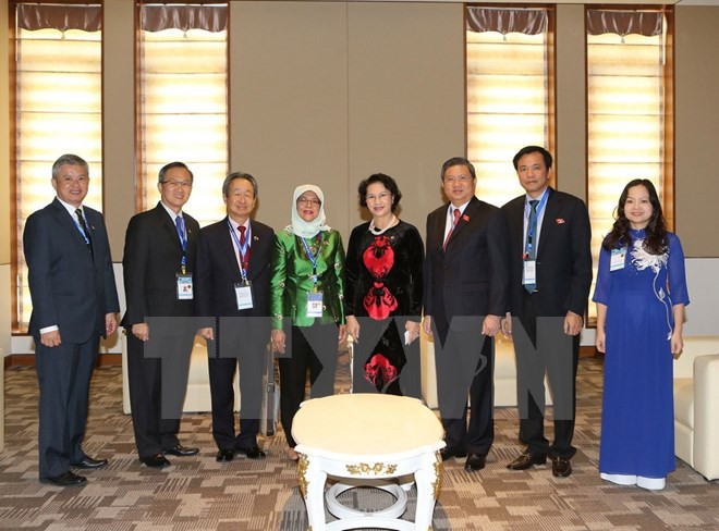 越南国会主席阮氏金银会见新加坡国会议长哈莉玛·雅各布 ảnh 1 越南国会主席阮氏金银会见新加坡国会议长哈莉玛·雅各布 ảnh 1