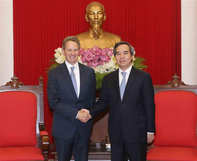 越共中央经济部部长阮文平会见澳大利亚和美国客人 ảnh 2 越共中央经济部部长阮文平会见澳大利亚和美国客人 ảnh 2