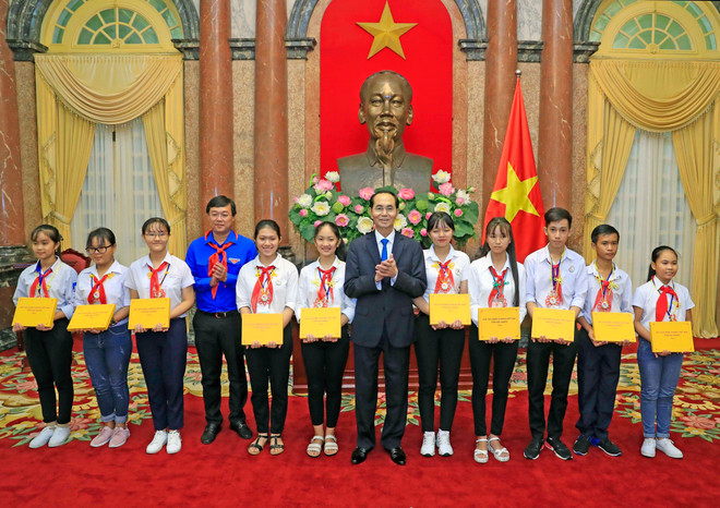 陈大光会见全国优秀少先队长代表 ảnh 2