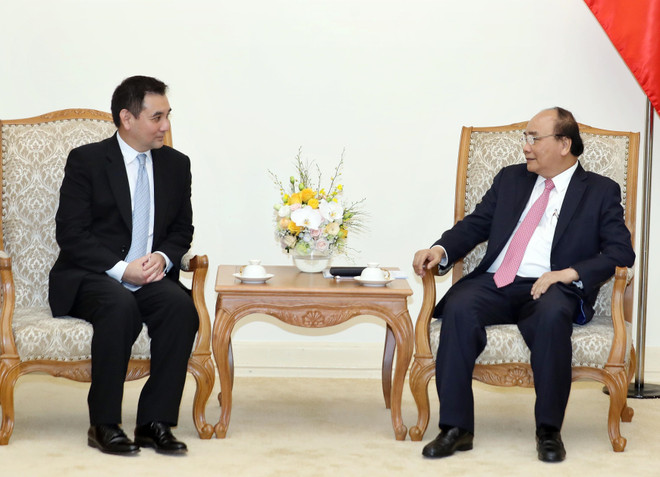 越南政府总理阮春福会见外国投资者 ảnh 2 越南政府总理阮春福会见外国投资者 ảnh 2