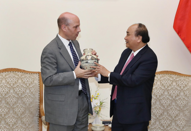 越南政府总理阮春福会见外国投资者 ảnh 1 越南政府总理阮春福会见外国投资者 ảnh 1